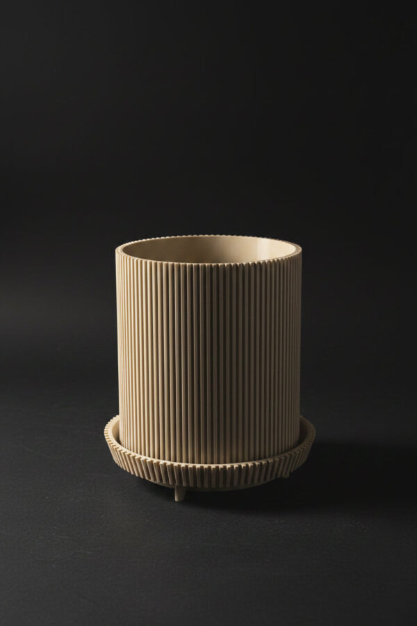 Planter with legs