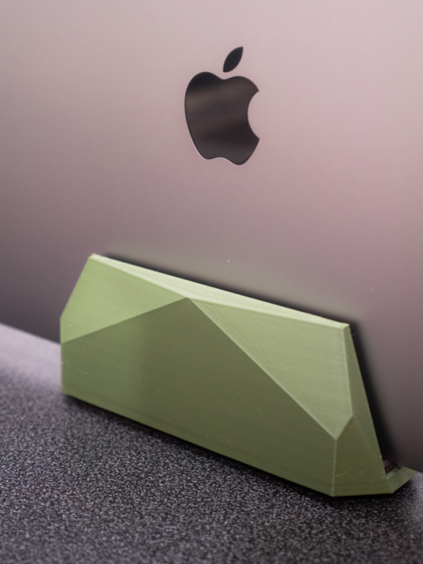 vertical-laptop-stand